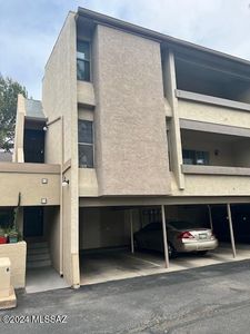 3750 N Country Club Rd APT 11