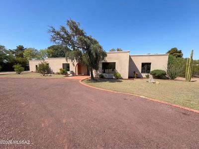 6211 E Paseo Tierra Alta