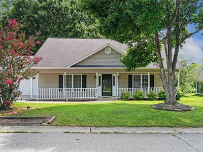 Property at 1625 N Ammons Dr, Clemmons, NC