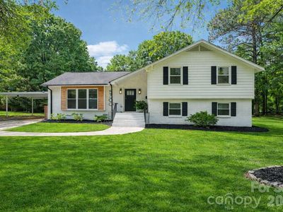 5300 Cheval Pl
