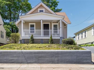 98 James St