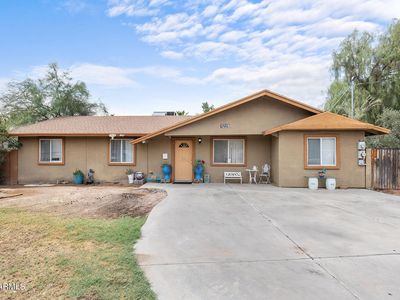 1229 E DEVONSHIRE Avenue