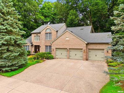 835 W Grand Oak Dr