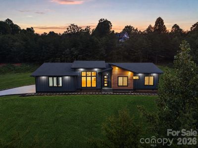 7 Spicebush Ln