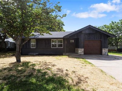 Property at 508 SW Jefferson St, Lees Summit, MO
