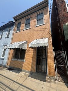 2303 Sarah St