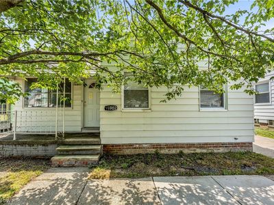Property at 15902 Maplewood Ave, Maple Hts, OH
