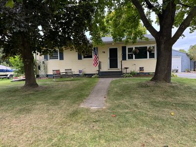 18 McIntosh Dr
