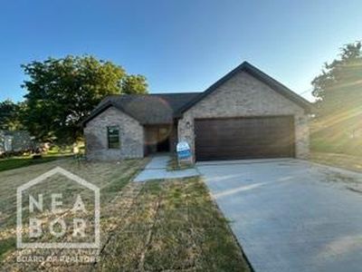 122 Redwood Dr