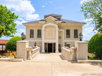 5001 Rio Vista Dr