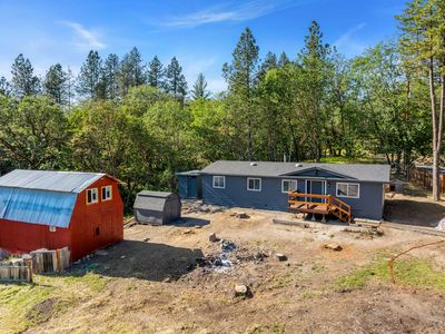 221 Hansen Dr