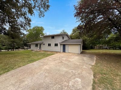 123 Merry Way