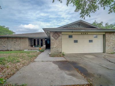 4305 Lavaca River Ct