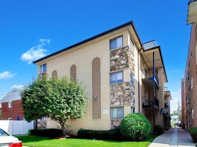 6261 N Northwest Hwy APT 1D