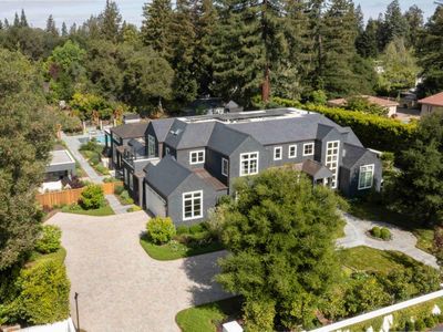 112 Almendral Ave