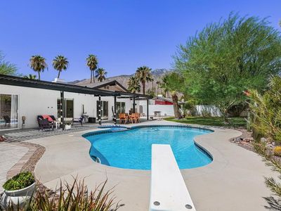 1110 E Vista Chino