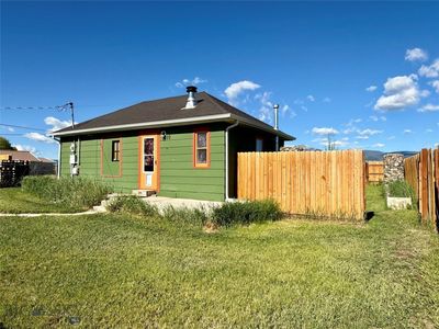 1010 Sunset Dr