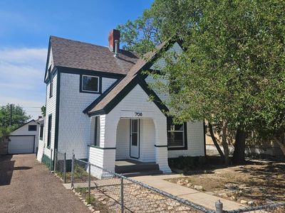 708 W 16th St