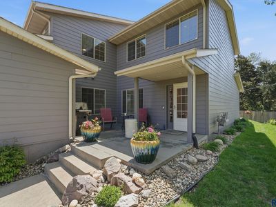 2301 E Beacon Pl
