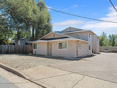 1849 Parallel St