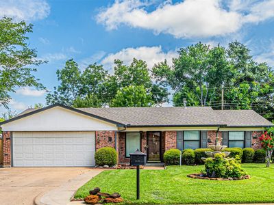 2211 Clover Park Dr