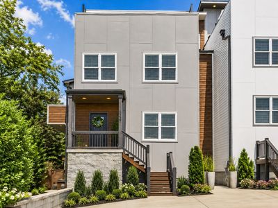 1227 N Avondale Cir