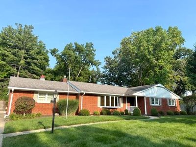 215 S 28th St