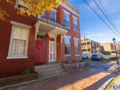 504 1/2 Saint James St