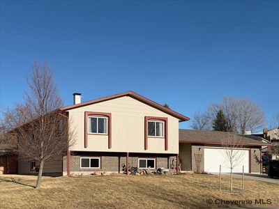 Property at 422 Dalcour Dr, Cheyenne, WY