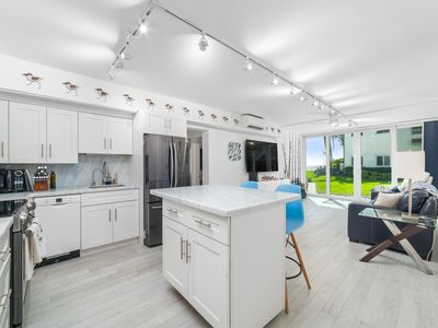 1043 Hillsboro Mile #17c