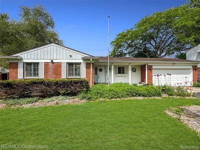 21 Edison Ave