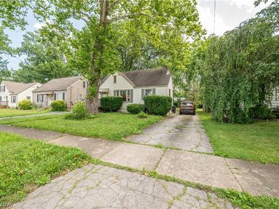 Property at 727 Meadowbrook Ave SE, Warren, OH