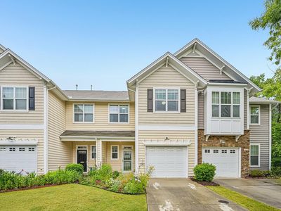 305 Suffolk Green Ln