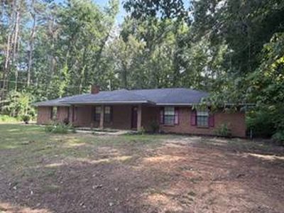 48 Bruce Rd