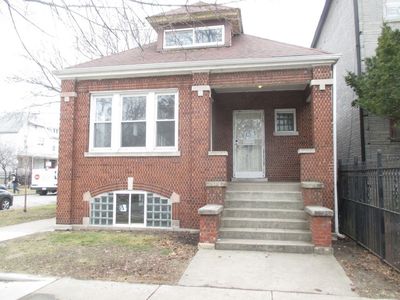 3025 E 80th Pl