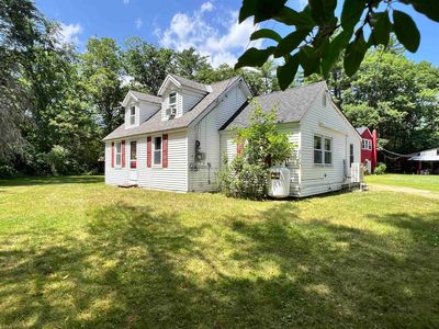 5 Holton Crossing Road