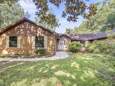 2056 Champagne Dr