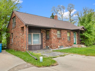 610 Pine Lake Ave