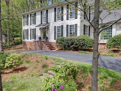 4 Stonehaven Dr