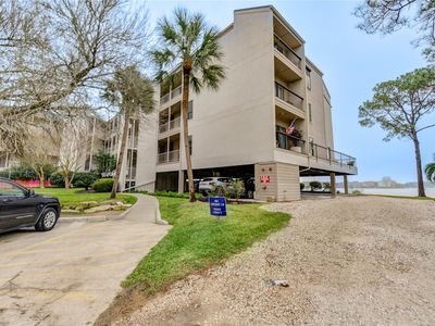 401 Lakeside Ln APT 106