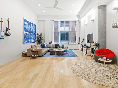 125 E 12th St APT 1E