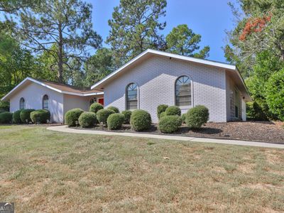 121 Lake Front Dr
