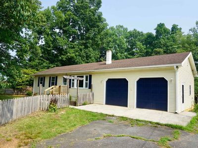112 Pines Ln