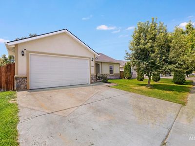 786 Parkwood Dr