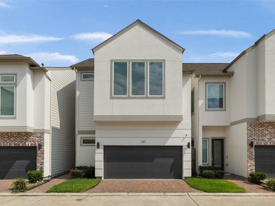 147 Knightsbridge Park Ln