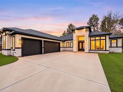 19601 Desna Dr