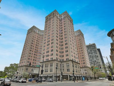 5555 N Sheridan Rd APT 507