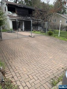 404 Crest Drive