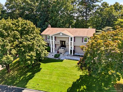 4 Rockridge Drive