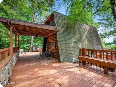 1020 Ski View Ln